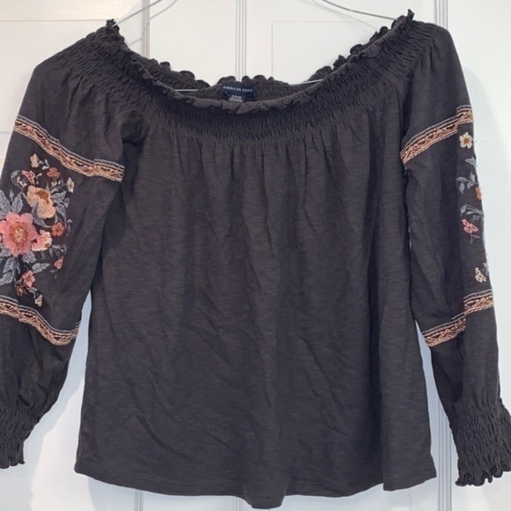 American eagle shirt size small. NWT